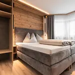 Almfried Apartments Ischgl
